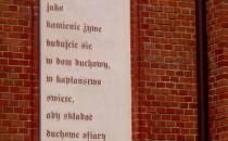 Napis na murze budynku Ciszy Syjonu