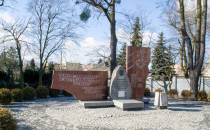 Kamień ku czci poległych i pomordowanych w latach 1939-1945