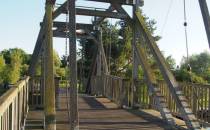 Drewaniany most zwodzony