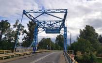 Kolejny most tak zwany niebieski, przez Wisłę Królewiecką, kiedyś zwodzony, dzisiaj już się nie podn