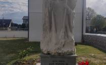 Pomnik św. JP II w Krasnosielcu