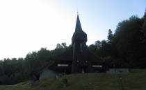 Drewniany kościół