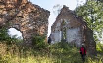 Młynarska Wola - ruiny kościoła
