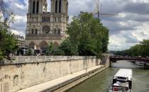 Katedra Notre Dame widziana z mostu kardynała Lustigera