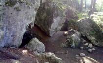Wejście do jaskini Olsztyńkiej