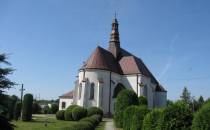 Kościół pw. Matki Bożej Królowej Polski (od strony prezbiterium)