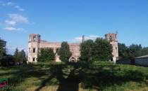 Ruiny pałacu Tarłów w Podzamczu Piekoszowskim