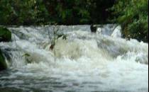 Próg wodny przy młynie w Chociwiu.