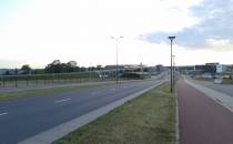 widok na lotnisko z drogi rowerowej