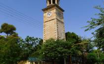 CLOCK  TOWER w parku miejskim