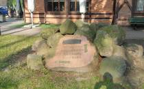 Obelisk założycieli Uzdrowiska Goczałkowice.