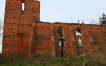 Kościół w Fiszewie ruina