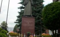 Pomnik JP II jako wikarego