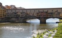 Rzeka Arno i słynny Most Złotników