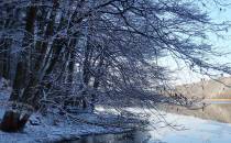 Jezioro Potęgowskie w zimowej scenerii