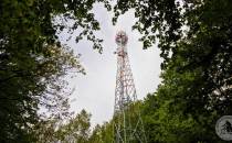 Wieża telekomunikacyjna.