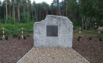 Obelisk upamiętniający ofiary holokaustu