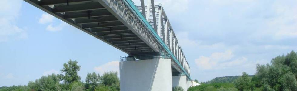 Okreznie do Ulanowa przez 2 mosty kolejowe