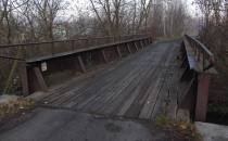 Stary nitowany most kolejowy