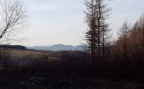 Leśna Polana na drodze do Korwackiej Studzienki widok na Góry Wałbrzyskie