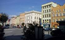 rynek i kamienice od ulicy Ząbkowickiej