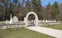 Pomnik i cmentarz ofiar pacyfikacji z w Sochach.