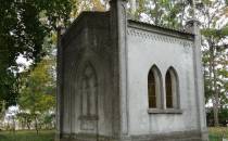malowniczo położony, zabytkowy XIX wieczny cmentarz