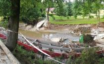 zerwany most po powodzi