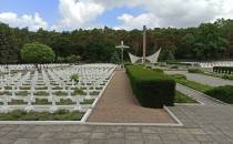 Cmentarz żołnierzy I AWP poległych w 1945 r. podczs forsowania Odry
