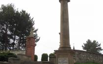 Kolumny przed cmentarzem 1869 r.