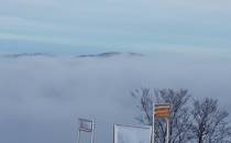Szczyt Klimczoka ponad chmurami