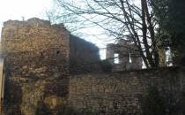 ruiny zamku rycerskiego