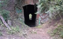 tunel w kształcie klucza
