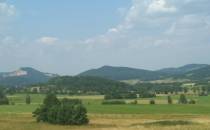 Kolejna panorama Gór Kaczawskich. Widok na Górę Połom w Wojcieszowie.