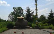 Obelisk upamiętniający wieś Jeziórko
