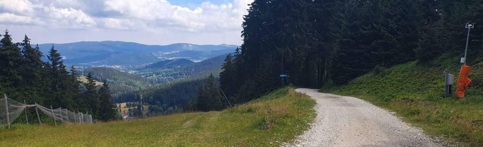 Rowerem do ruin chatki narciarskiej na Hali pod Śnieżnikiem